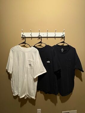 Nike Short Sleeve Pocket Tees in White and Black (Set of 3)